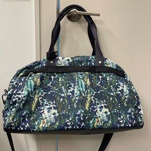 Lululemon duffel bag with strap